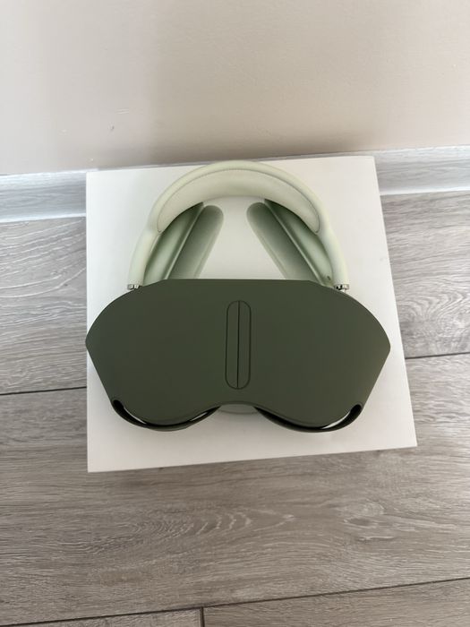 Продам AirPods Max