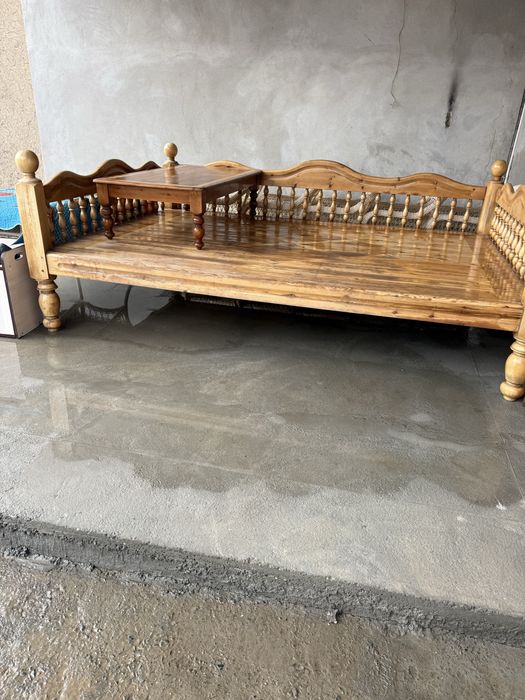 Мебель снаружи дома