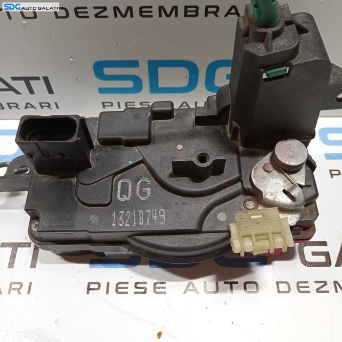 Broasca Incuietoare pentru Usa Portiera Dreapta Fata Opel Zafira B 2005 - 2014 Cod 13210749 13128112 [B1435]