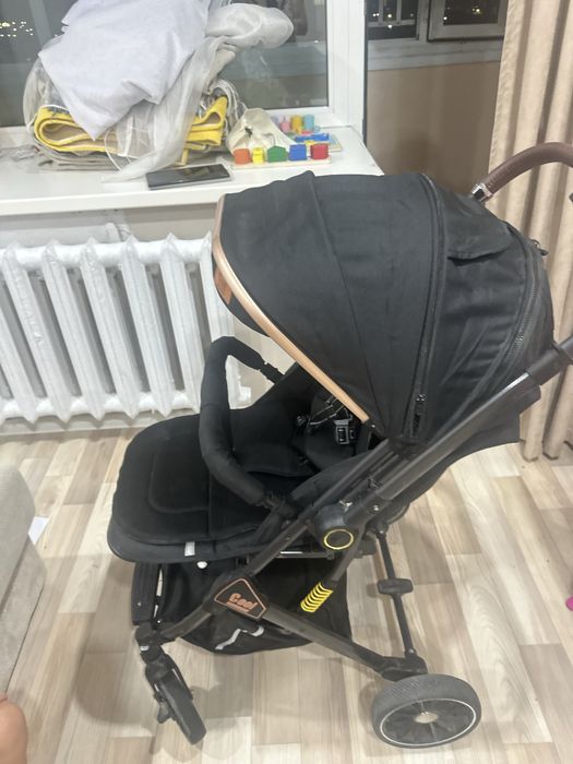 Продам коляску всесезонку