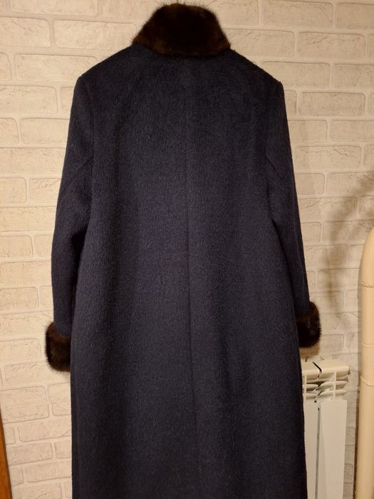 Продам зимнее пальто в отличном состоянии