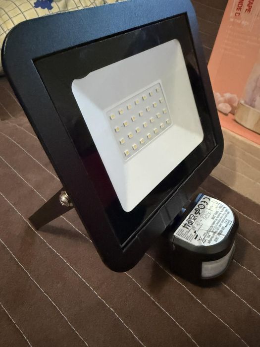 proiector LED pentru exterior Livarno Home (model HG12930A)