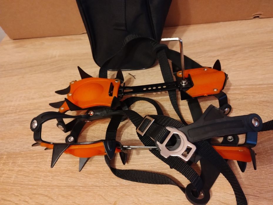 Colțari drumeție noi 10 dinți