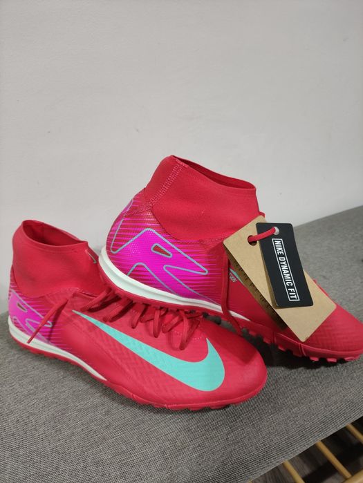 Ghete fotbal pentru teren sintetic