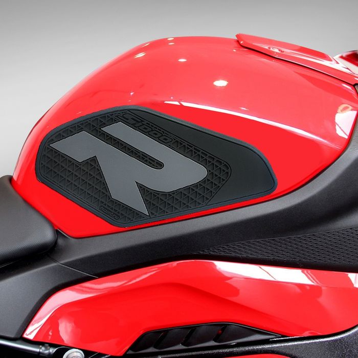 чисто нови протектори (грипове) за резервоар за BMW S1000R (2014-2020)