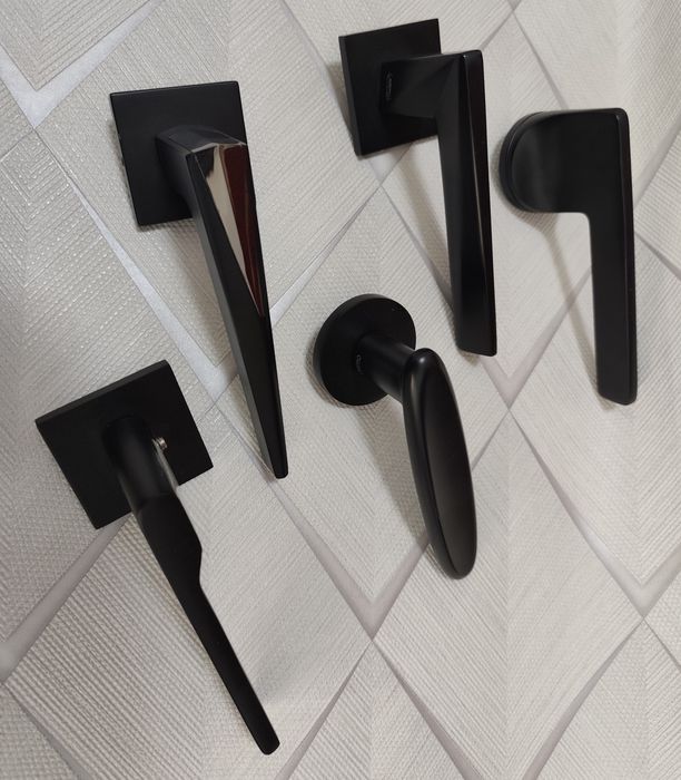 Межкомнатные дверные ручки