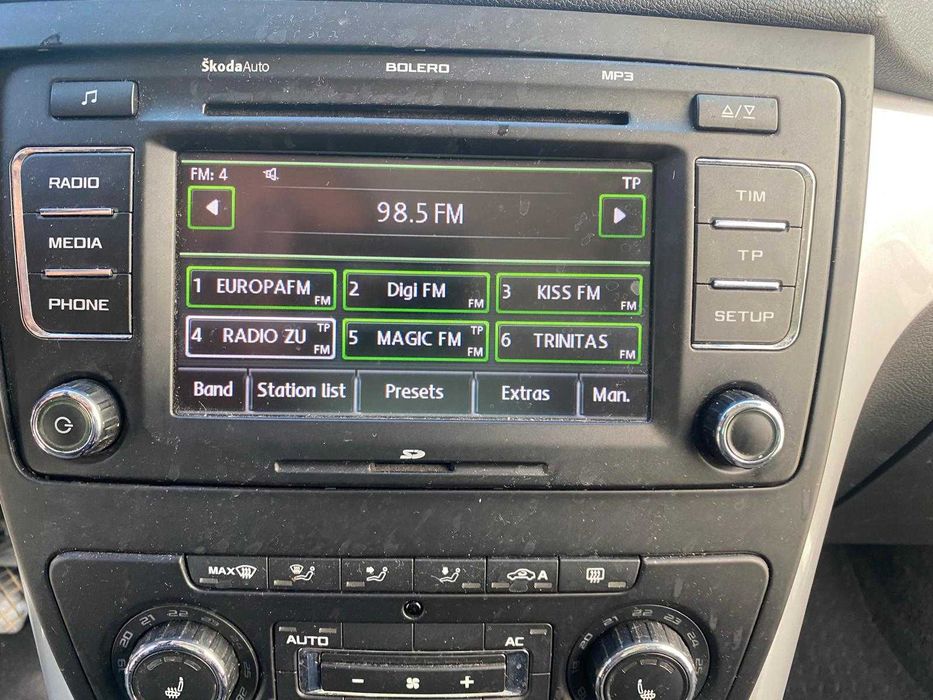 dezmembrez Skoda Yeti cod motor CFHA/usa fata yeti/hayon yeti/usa