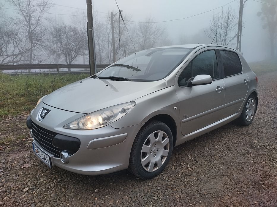 Vând Peugeot 307 diesel cu istoric service. Bun pentru începători sau