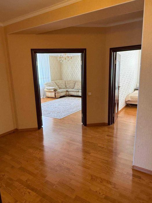Продам 4 комнатную квартиру