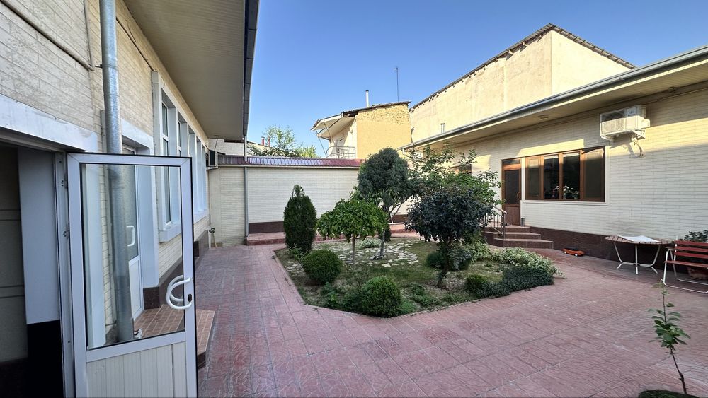 Продаётся в Думраобод, напротив школы 131 (Vosiq International School)