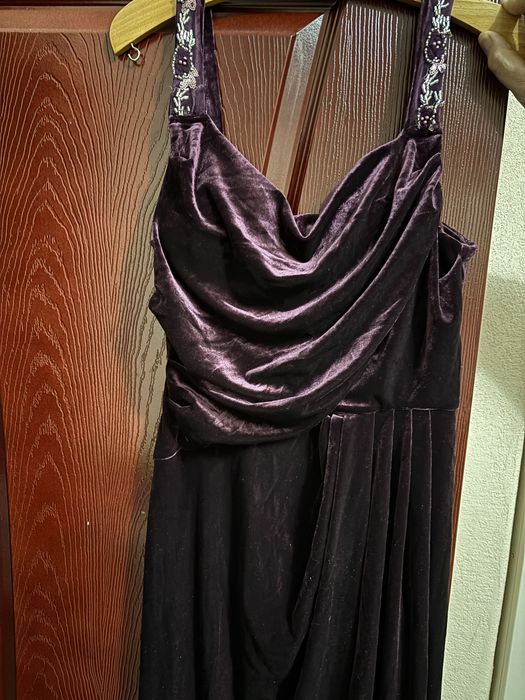 Официялна рокля