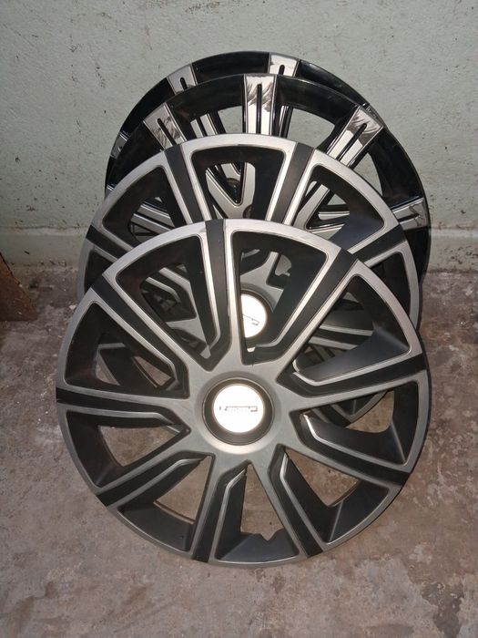 Set 4 Capace pe 15