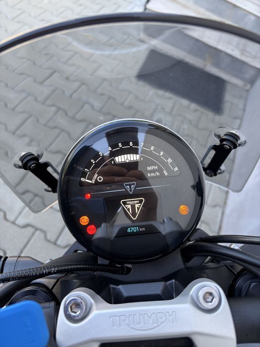 Triumph Trident 660 model 2024, 4800 km, impecabilă