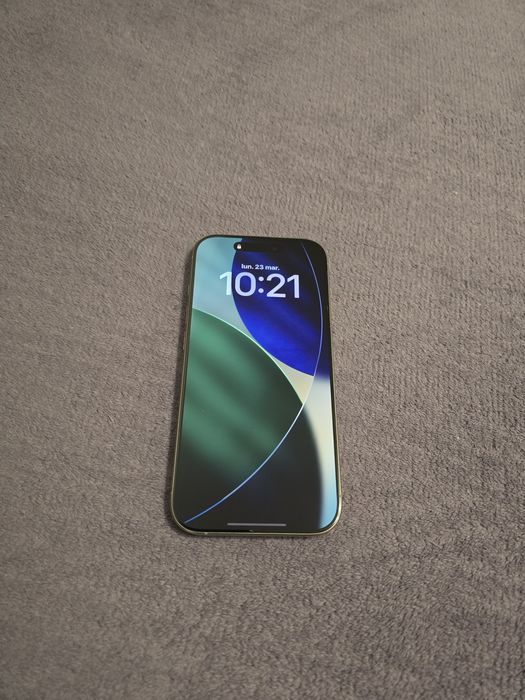 Vand/Schimb Iphone 16 pro/128 gb impecabil