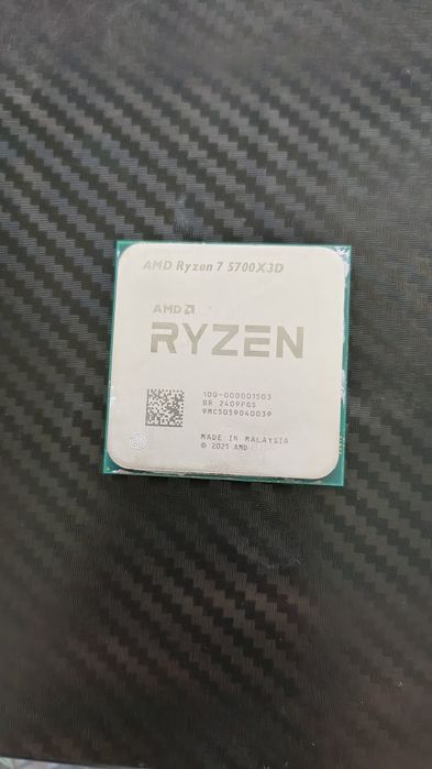 REZERVAT Procesor AMD Ryzen 7 5700x3D