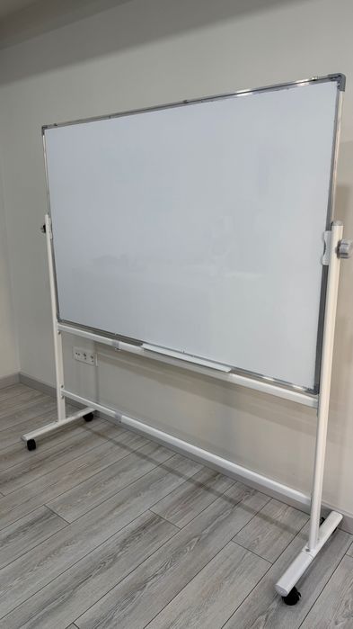 Полный комплект офисной мебели