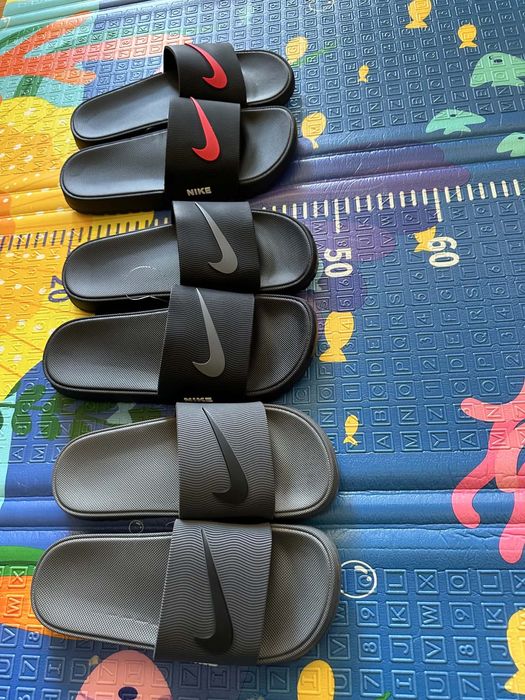 Papuci ,sepci nike