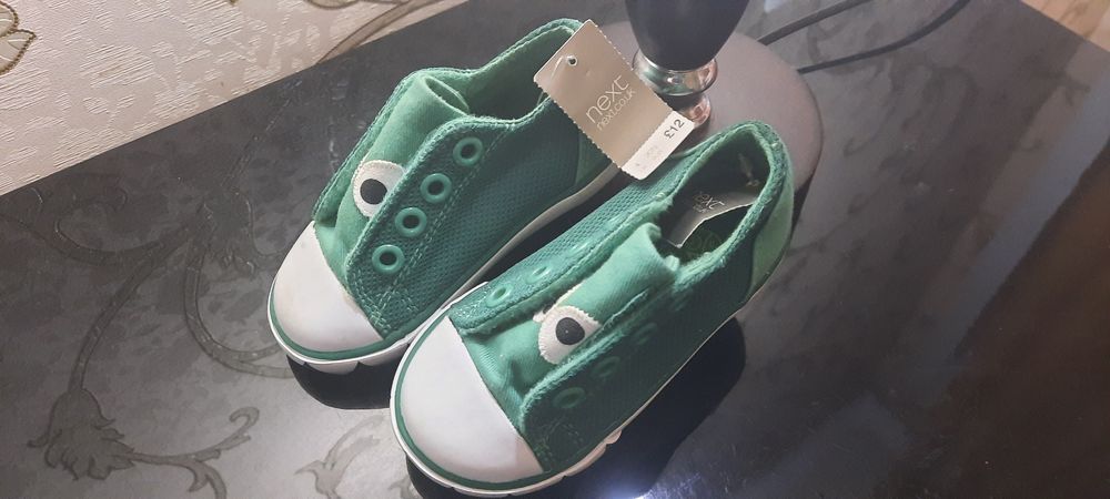 Продам детскую обувь