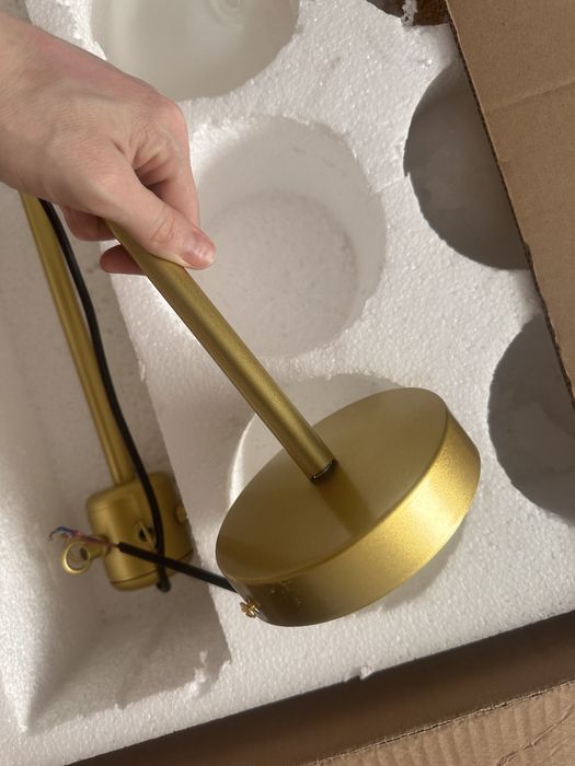 Продам люстру новая