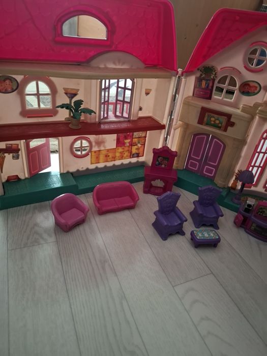 Продам игрушечный домик