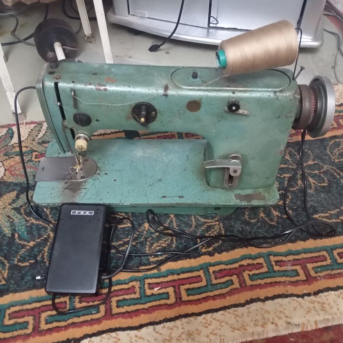 Швейная машинка 1022 шьёт всё