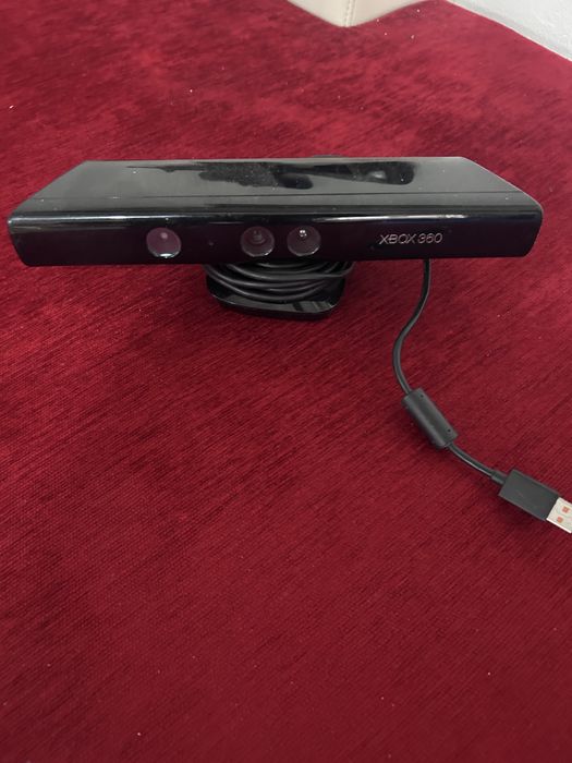 Vand Xbox 360  plus 20 jocuri