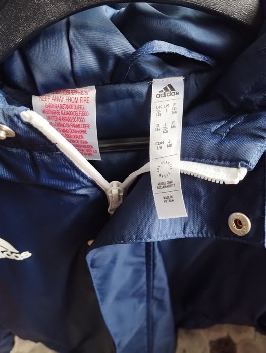 Geaca adidas nouă primăvară, toamnă,164 cm,13-14 ani.