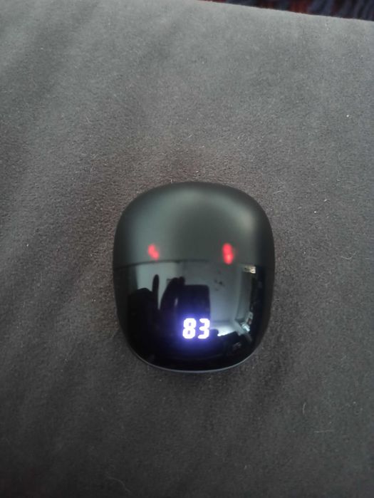 Блутут слушалки с кутийка