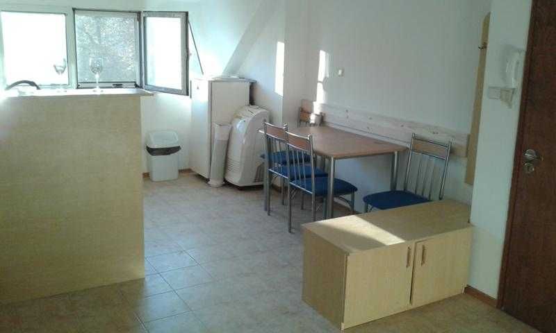 Дава се под наем Тристаен апартамент в София, Център - 70 кв.м за 790 € - Снимка #3