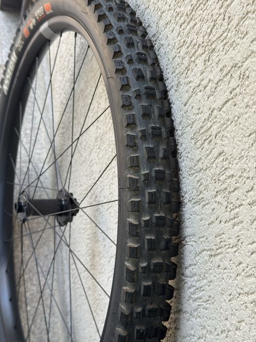 Roată față mtb downhill 29 ca noua!