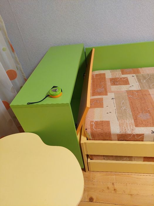 Продавам обзавеждане за детска стая