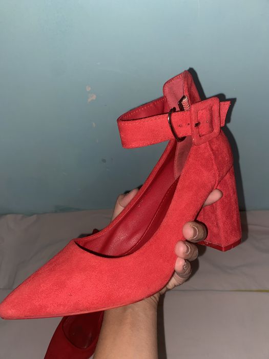 Каблук красный цвет