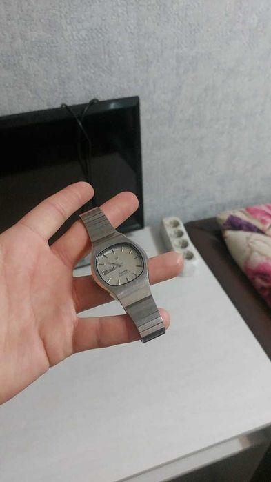 Часы срочно продам Orient