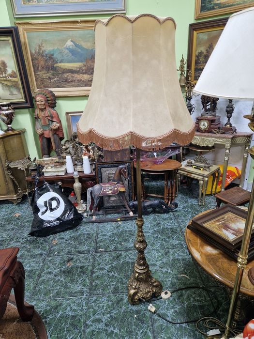 Страхотна антикварна френска подова бронзова лампа