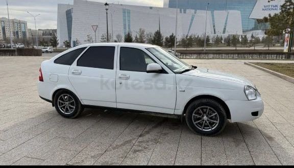 Продам PRIORA хэтчбек