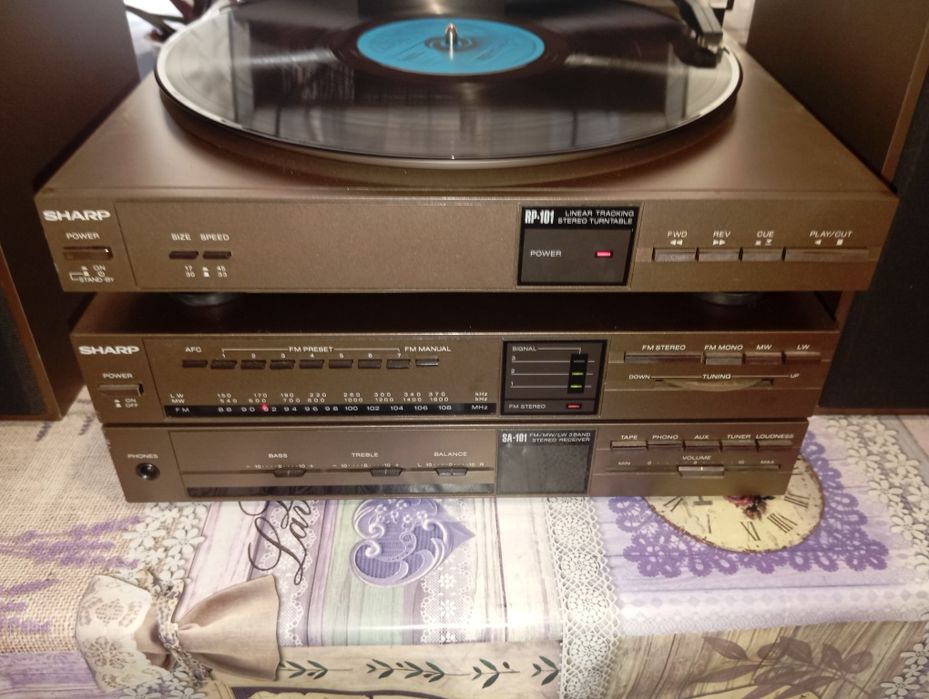 Комплект грамофон ресийвър и тонколони Sharp