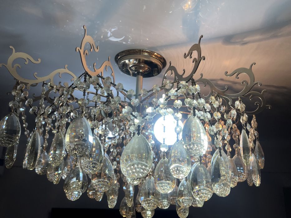 Продаю люстру в хорошем состояний