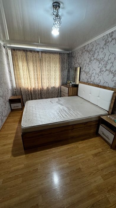 Продам спальный гарнитур