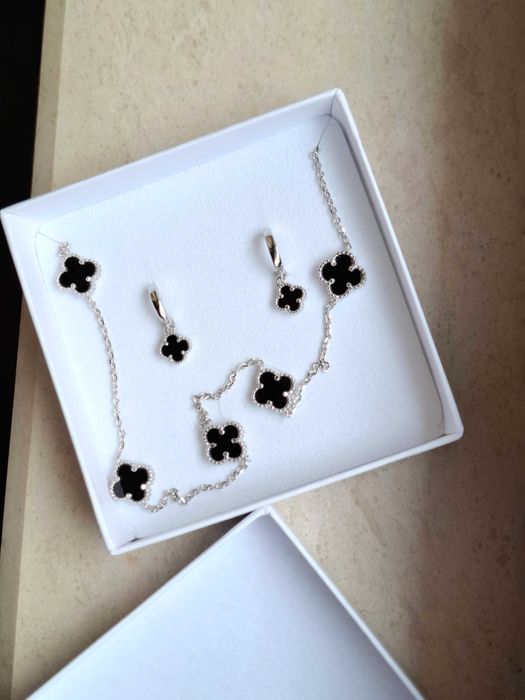 Сребърен комплект на Van Cleef - чисто нов - сребро и черен Оникс