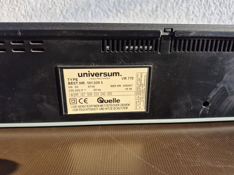 Vând video casette recorder Universum model VR778