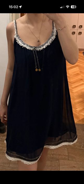 Rochie bleumarin vaporoasa