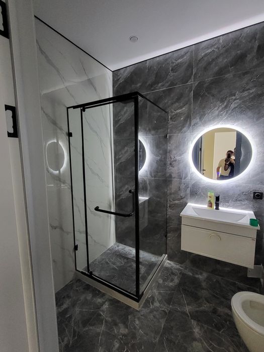 Душевой кабины, перегородки, зеркала