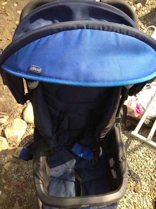 Продам коляску Чикко