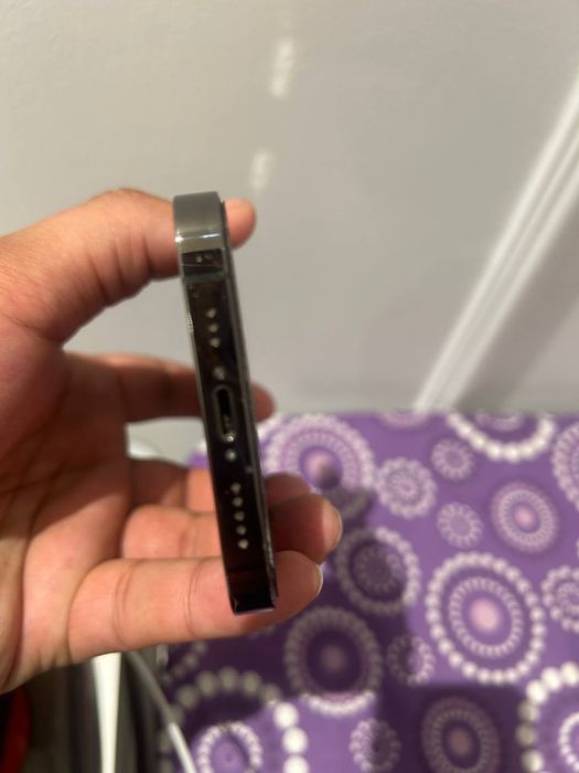 Iphone 12 pro.        Z