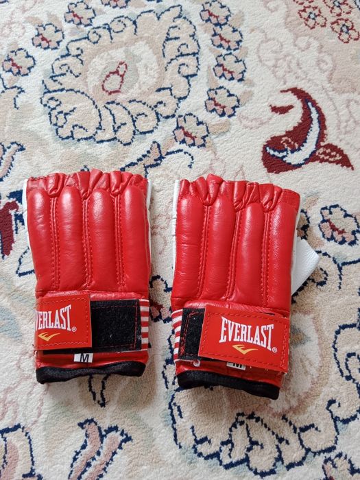 Продам тренировочные лапы для бокса