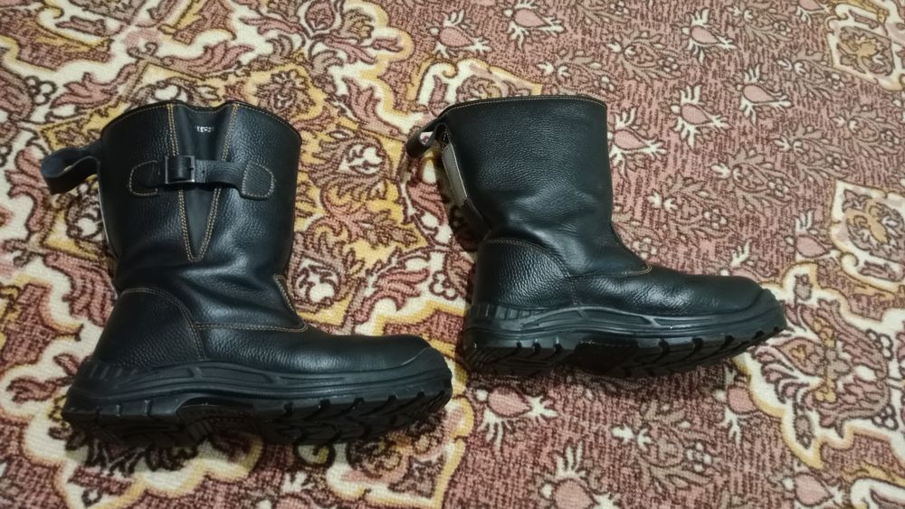 Спецодежда сатылады екеуі 25 мың