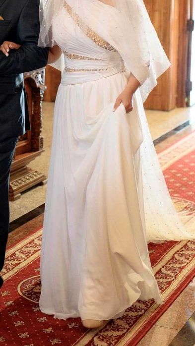 Rochie mireasa cusuta manual cu perle + voal cu perle (marime 34/36)
