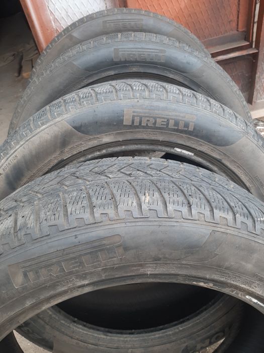 Продам шины 235/55/20 пирелли