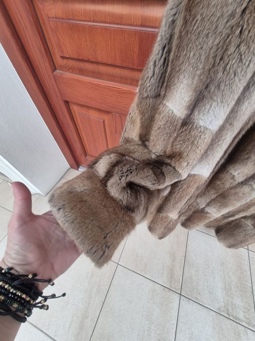 Vand haina de blana naturala