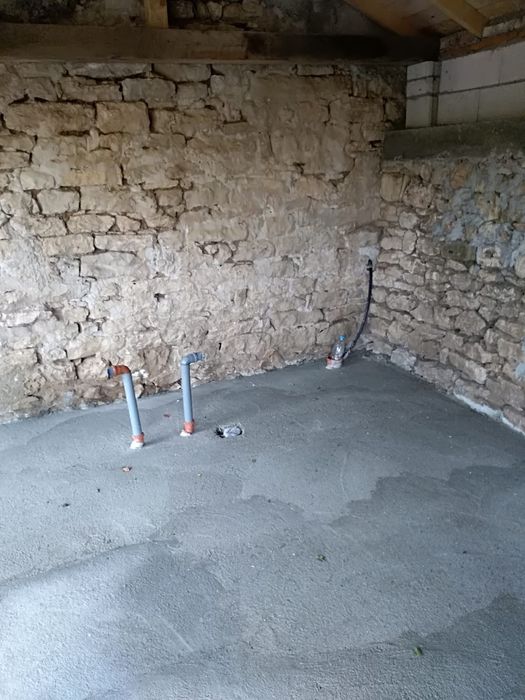 Земя с 1/2 къща